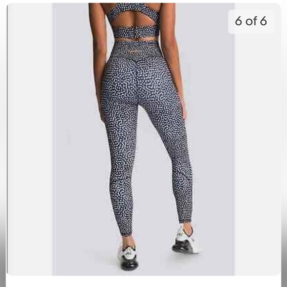 Doyoueven leggings size small and bra medium set - Picture 3 of 6